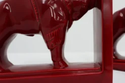 Paire de serre-livres en céramique émaillée rouge en forme de bœuf Bison de style Art Déco, Belgique