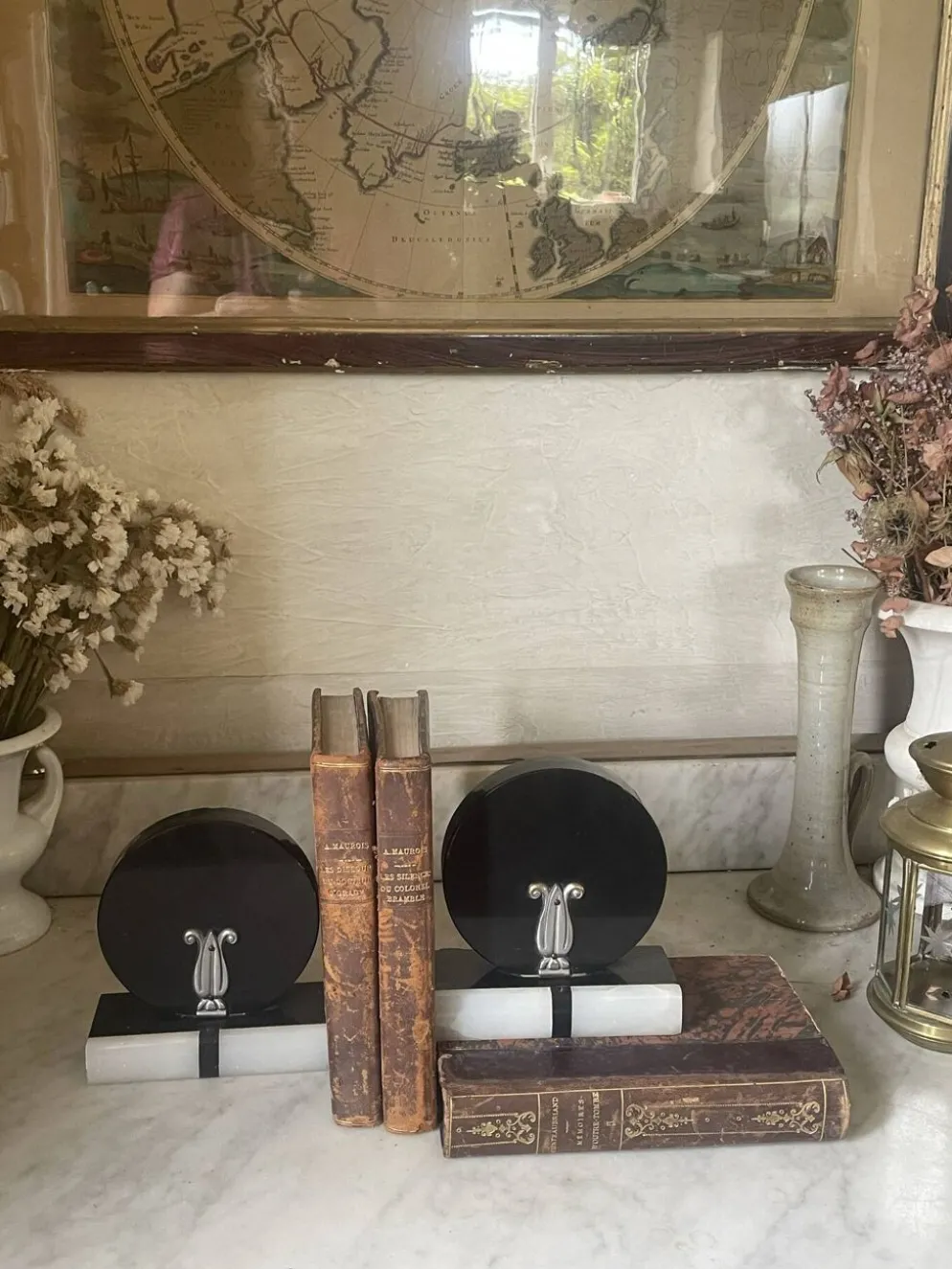 Paire de serre-livres en marbre et onyx Art déco