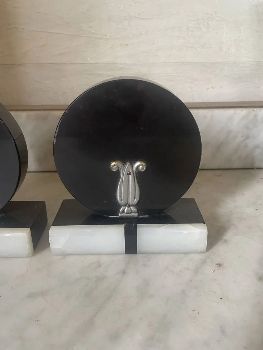 Paire de serre-livres en marbre et onyx Art déco
