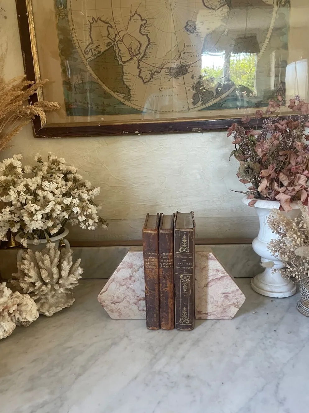 Paire de serre-livres en marbre