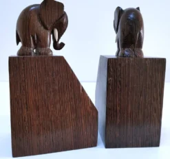 Paire de serre-livres éléphants stylisés bois massif