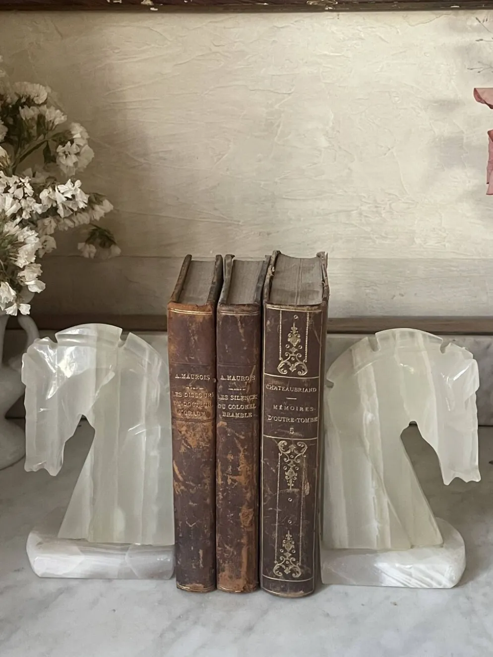 Paire de serre-livres tête de cheval en onyx