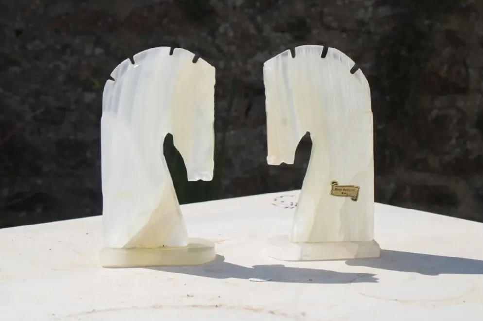 Paire de serre-livres vintage en onyx blanc – Têtes de cheval