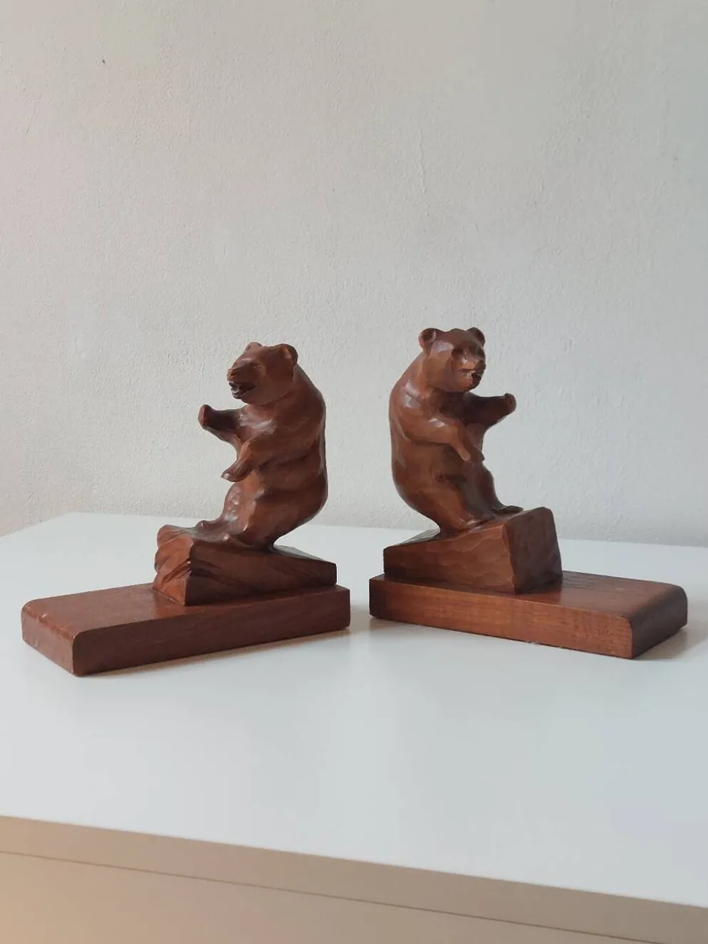 Paire de serre-livres vintage en bois sculpté à la main, décor ours
