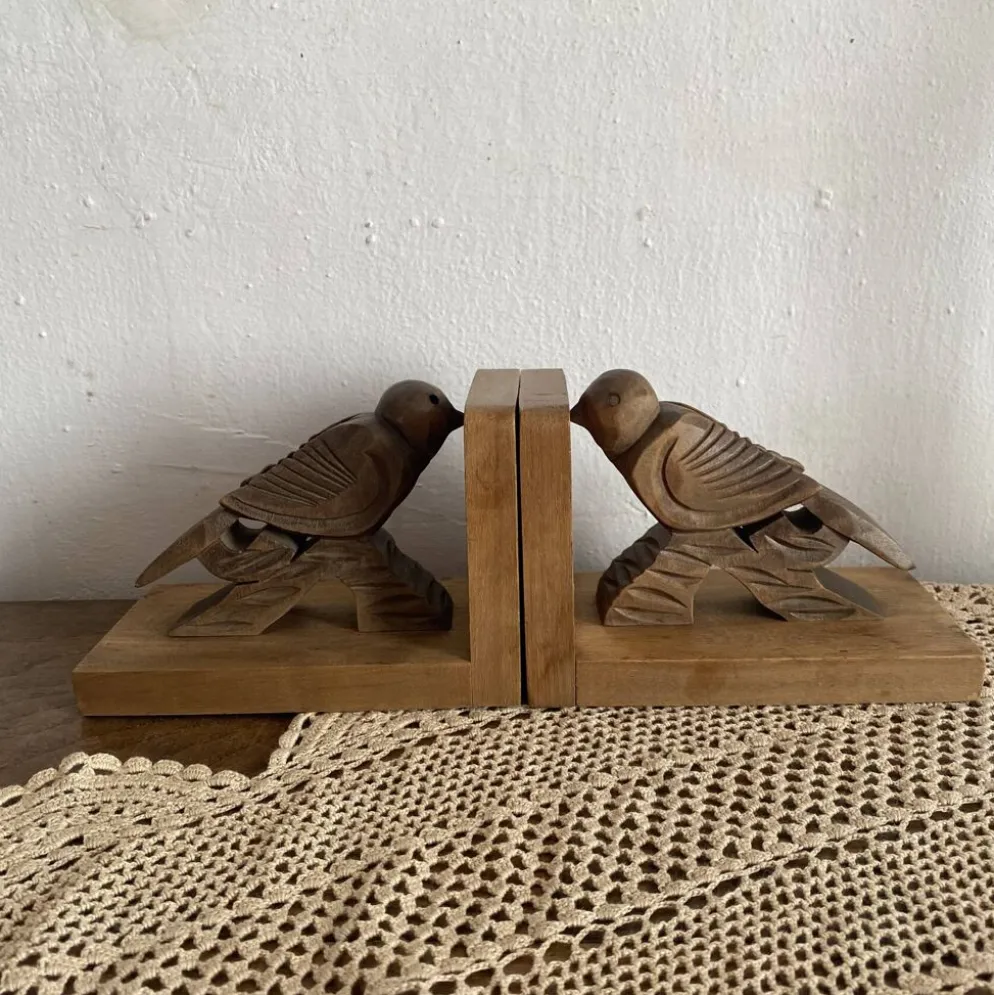 Paire de serres livres art déco en bois sculptés oiseaux