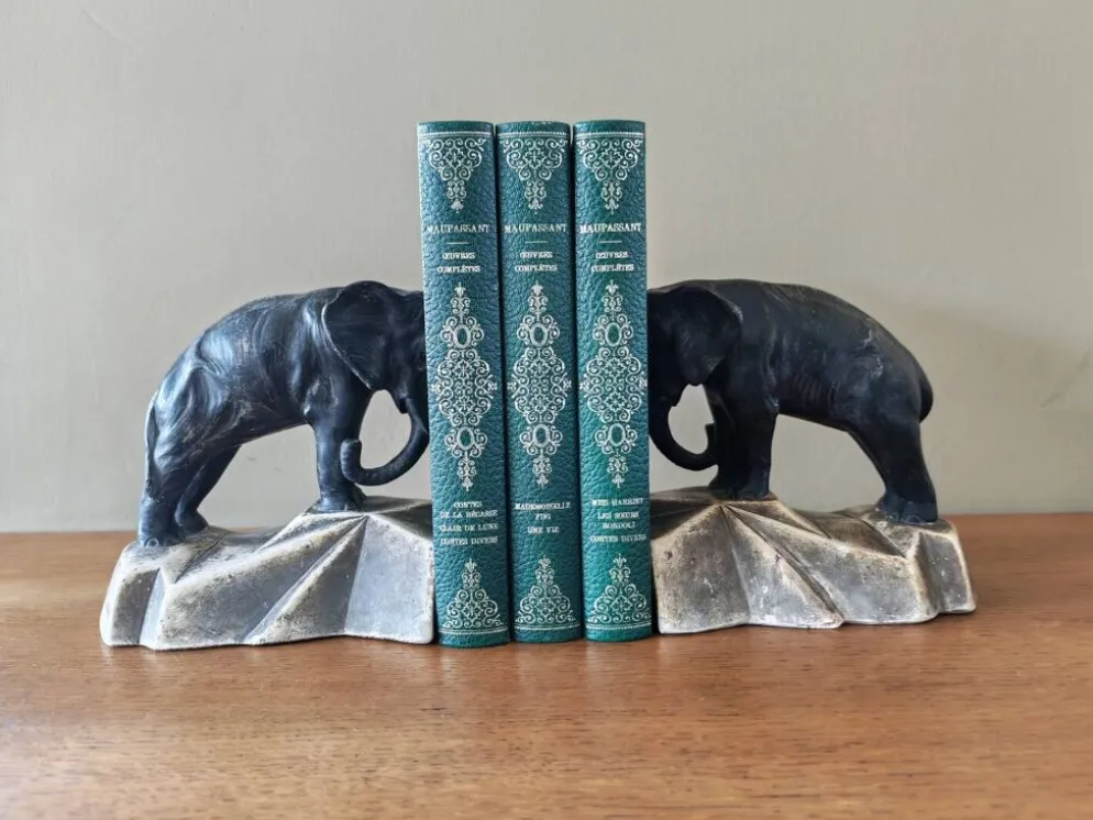 Paire de serres livres art déco en plâtre