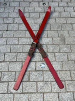 Paire de skis vintage en bois L=170cm
