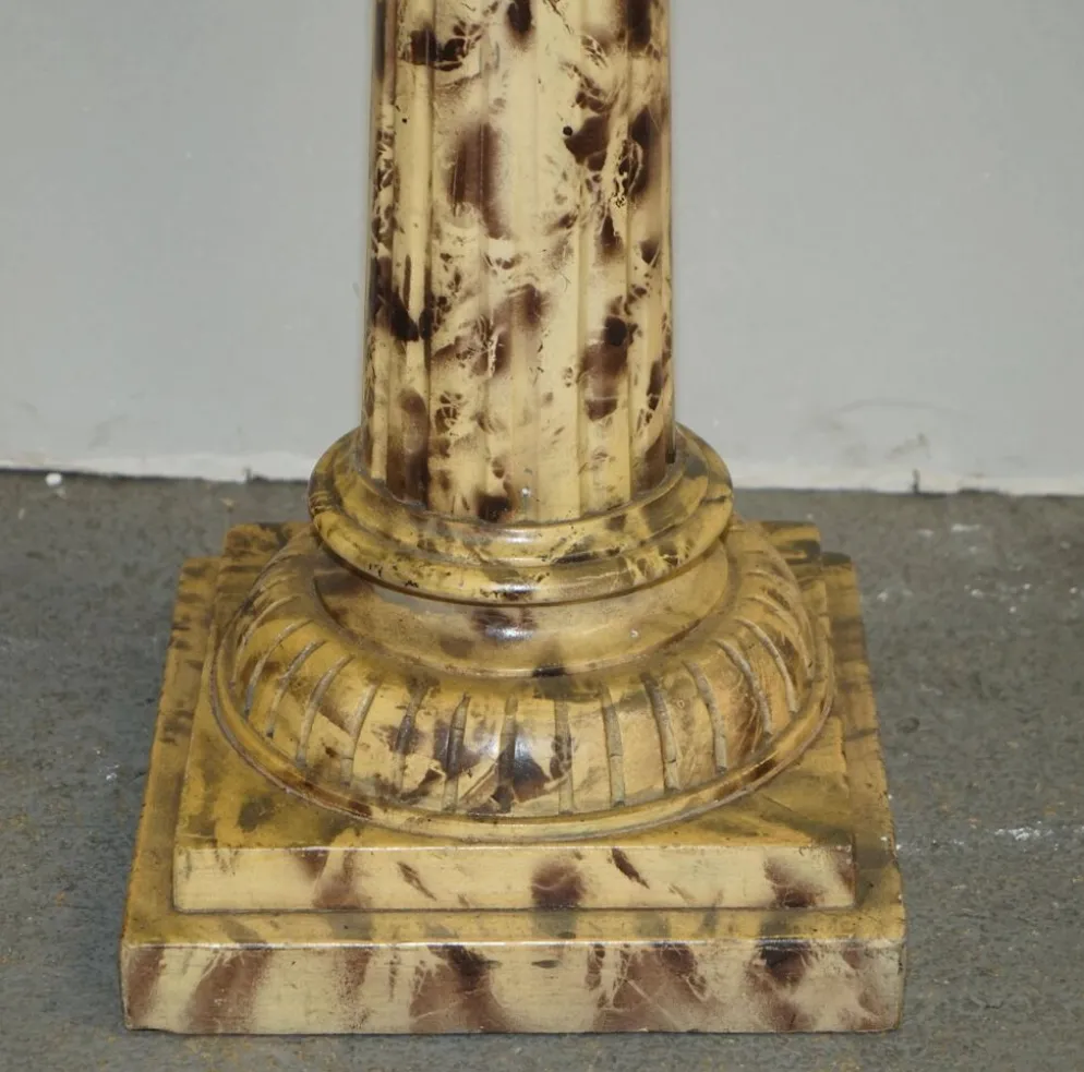 Paire de socles de pilier corinthien sculptés à la main