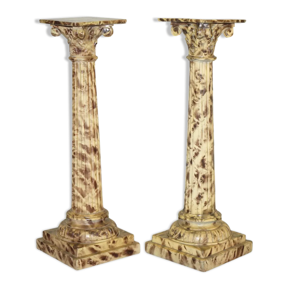 Paire de socles de pilier corinthien sculptés à la main