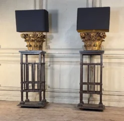 Paire de socles en fer forgé riveté, vers 1900