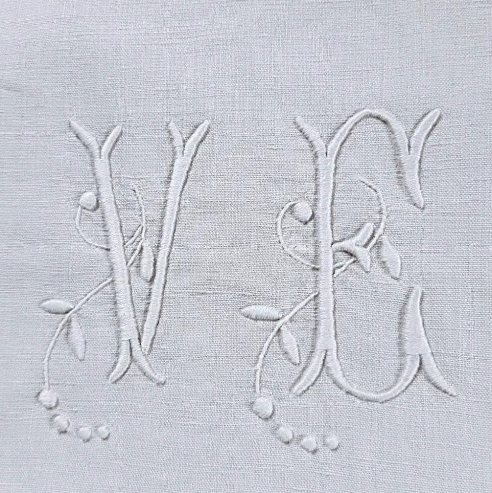 paire de taies d'oreiller monogrammées VE
