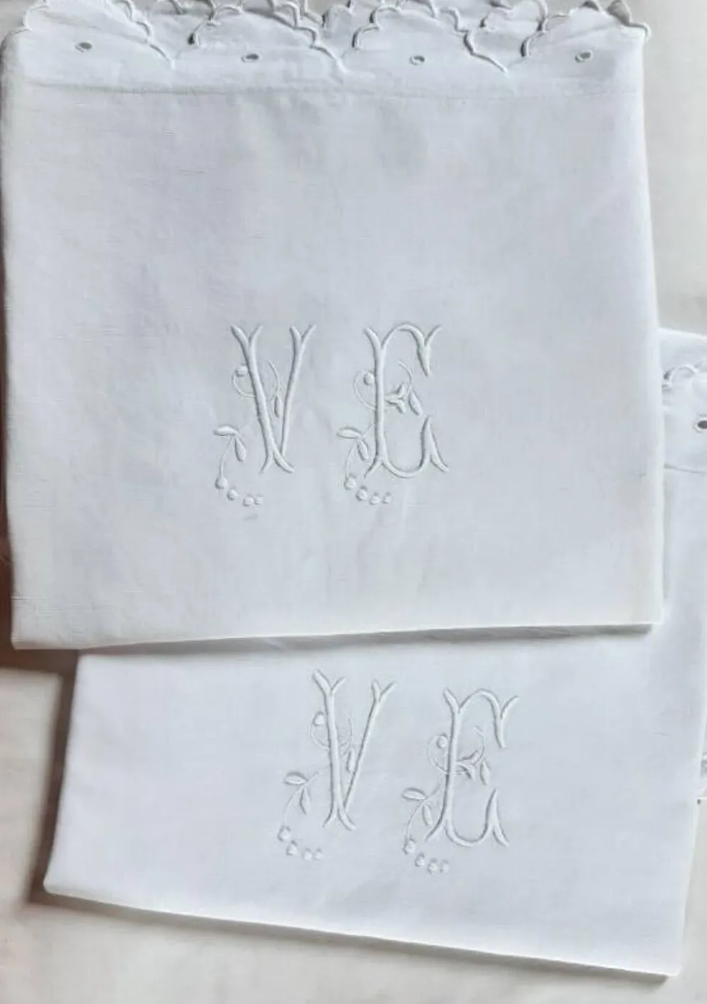 paire de taies d'oreiller monogrammées VE