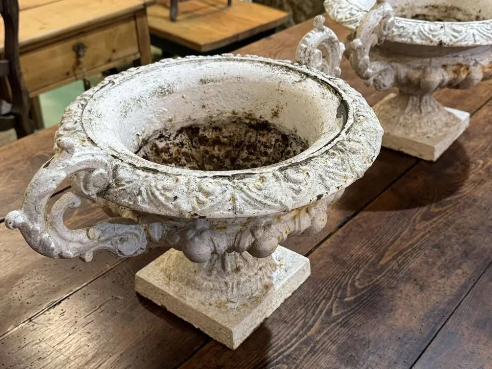 Paire de vases médicis en fonte XIXème