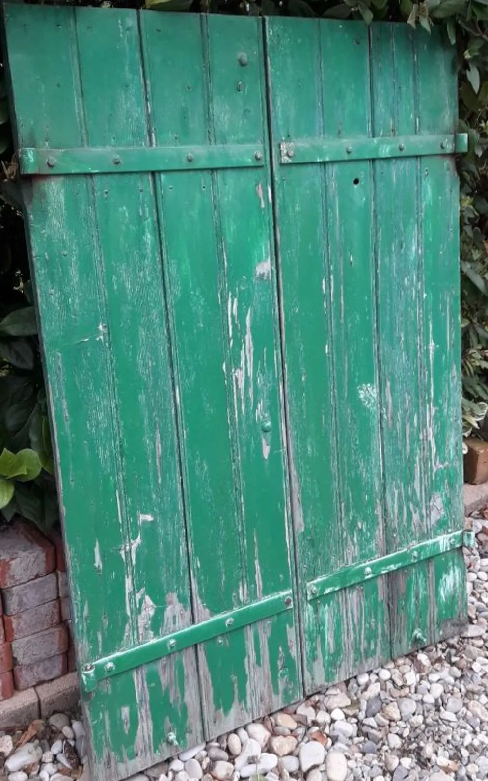 Paire de volets H125xL87cm anciens en sapin peint