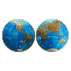 Paire impressionnante de deux globes muraux modernes géants carte du monde, diamètre 95 pouces, années 1950