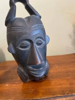 Paire masques ethniques