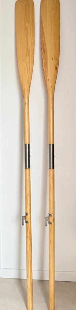 Paires de pagaies en bois
