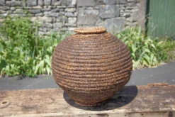 Panier ancien avec couvercle, bourgne paille et ronce, panier tressé, décoration intérieur