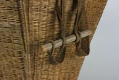 Panier arrière fabriqué à partir de saule finement tissé.
