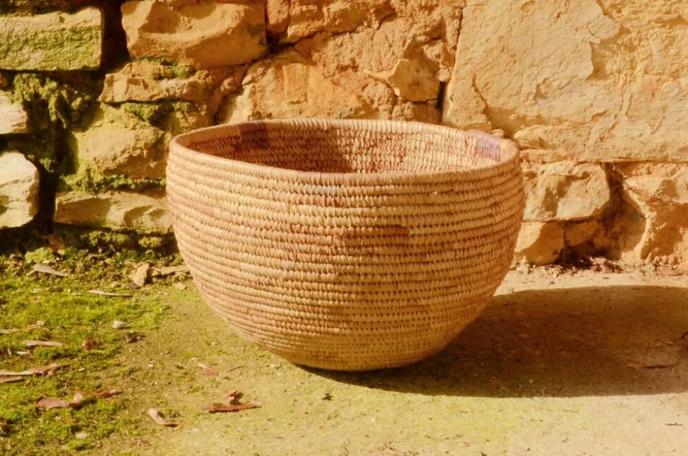 Panier artisanal tissé en feuilles de rotin, Afrique de l’Ouest, 25x16cm