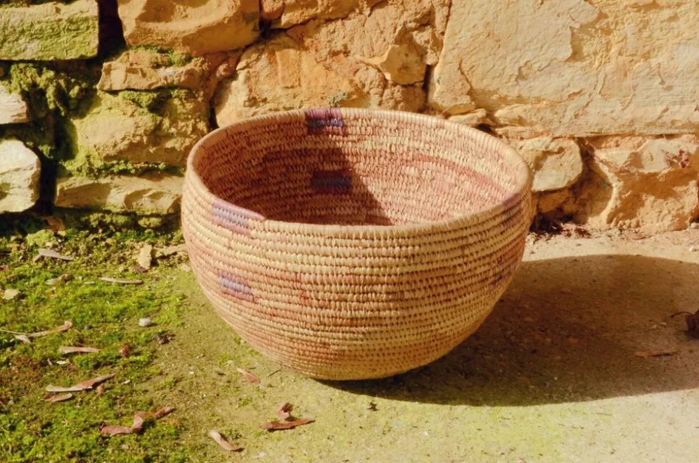 Panier artisanal tissé en feuilles de rotin, Afrique de l’Ouest, 25x16cm