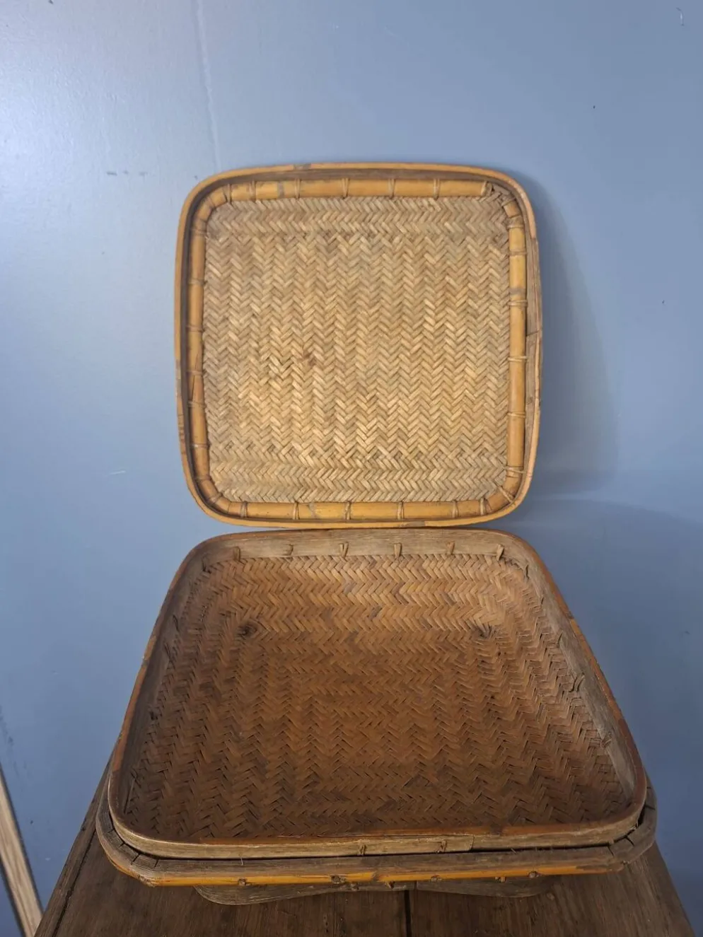 Panier chinois ancien en bambou tressé à couvercle — XIXe/XXe siècle