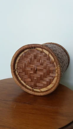 Panier cylindrique haut en osier, cache-pot ou corbeille à papier