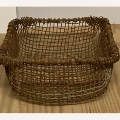 Panier de cheminée en métal rustique tissé antique, Pays-Bas vers 1900