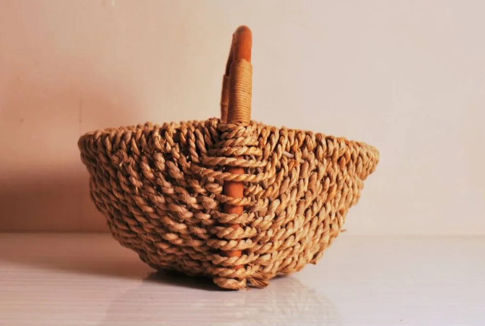 Panier de collecte antique fait main