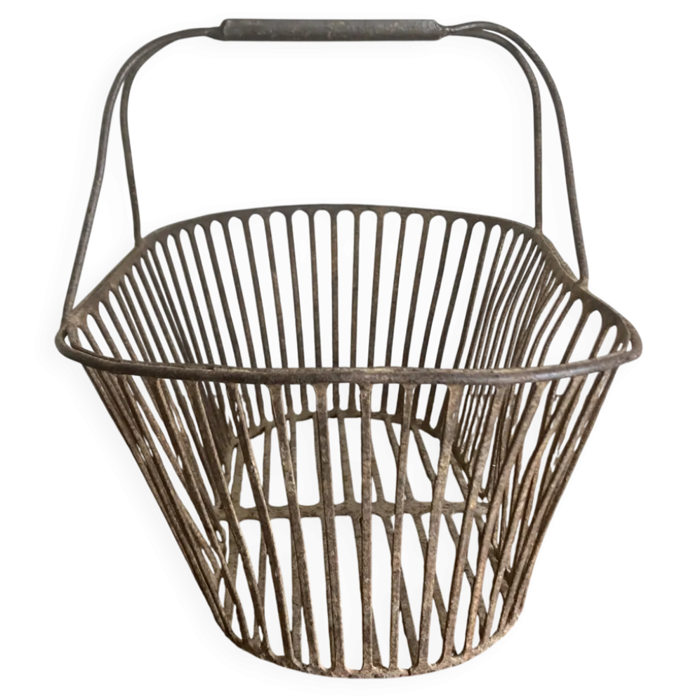 Panier de récolte en fer battu de campagne 1930
