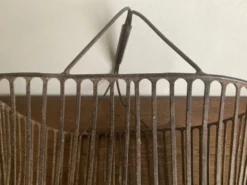 Panier de récolte en fer battu de campagne 1930