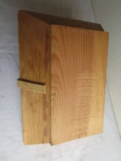 panier en bois massif ,pour vendanges