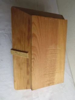panier en bois massif ,pour vendanges