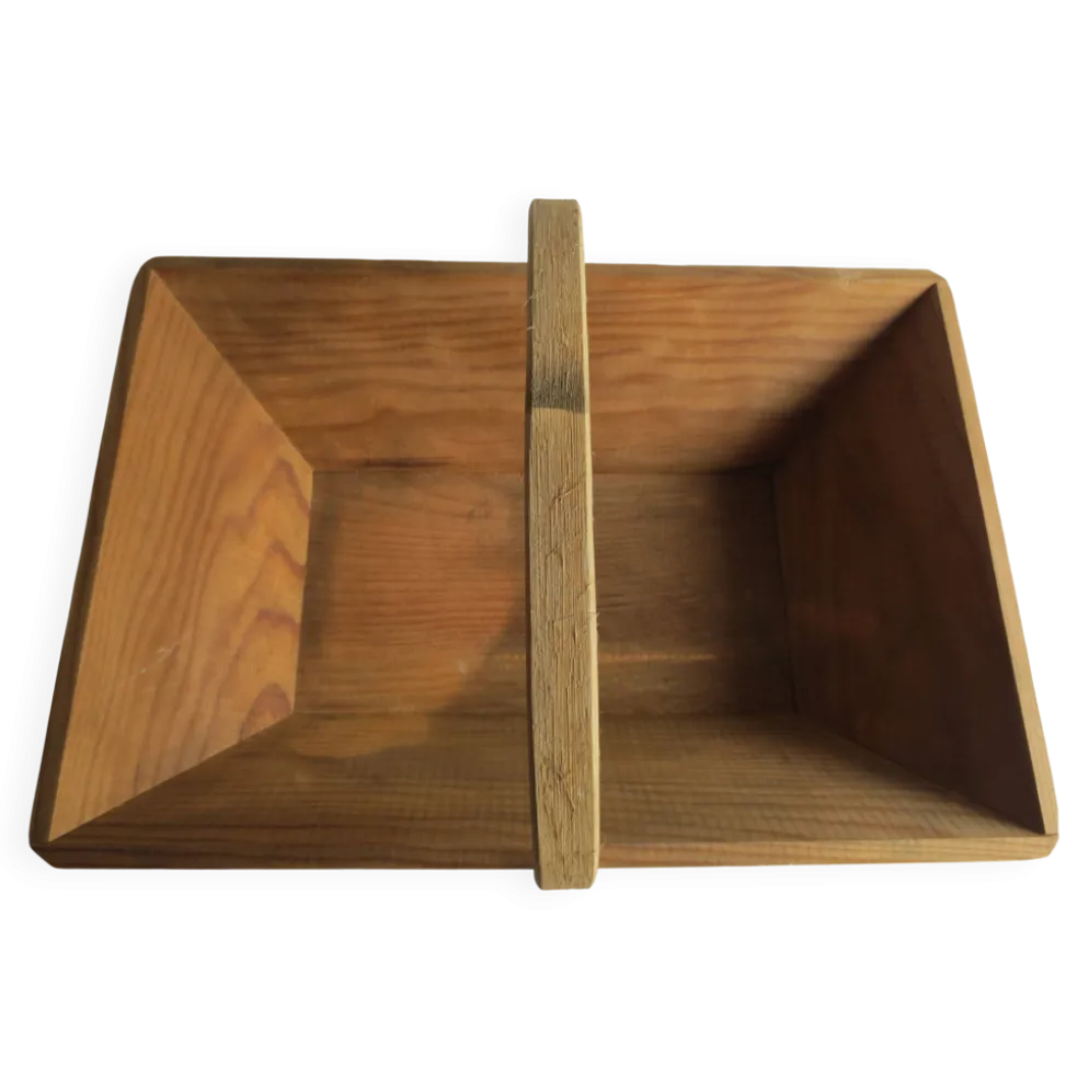 panier en bois massif ,pour vendanges