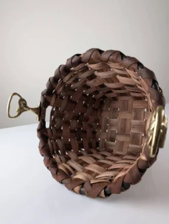 Panier en bois splint brutaliste et en laiton coulé de David Marshall, années 1970.
