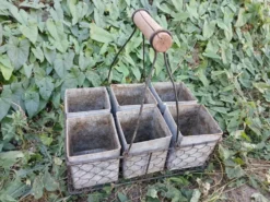 Panier en fil de fer grillagé