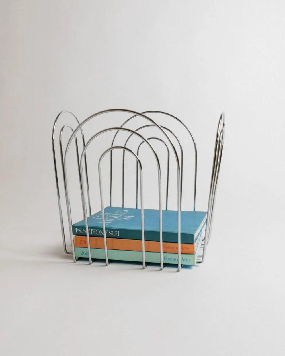 Panier en métal chromé vintage au design Space Age des années 1980 – rangement argenté pour magazines, couvertures, 37x42x34 cm
