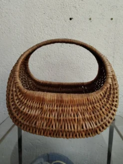 Panier en osier, années 60-70