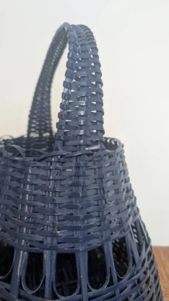 Panier en osier bleu