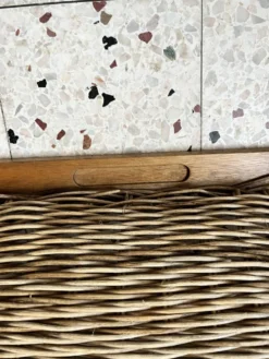 Panier en osier et bois