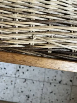 Panier en osier et bois