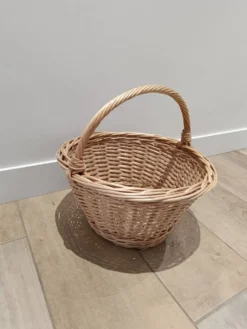 Panier en osier vintage