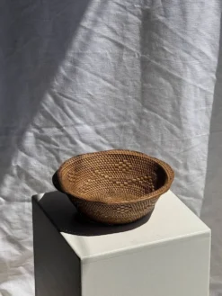 Panier en rotin en forme de fleur artisanal indonésien D26 H8