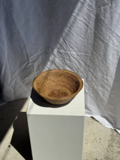 Panier en rotin en forme de fleur artisanal indonésien D26 H8