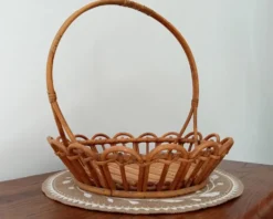 Panier en rotin vintage années 70