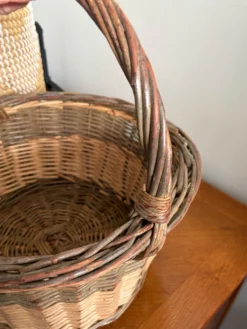 Panier osier tressé vintage , grande anse