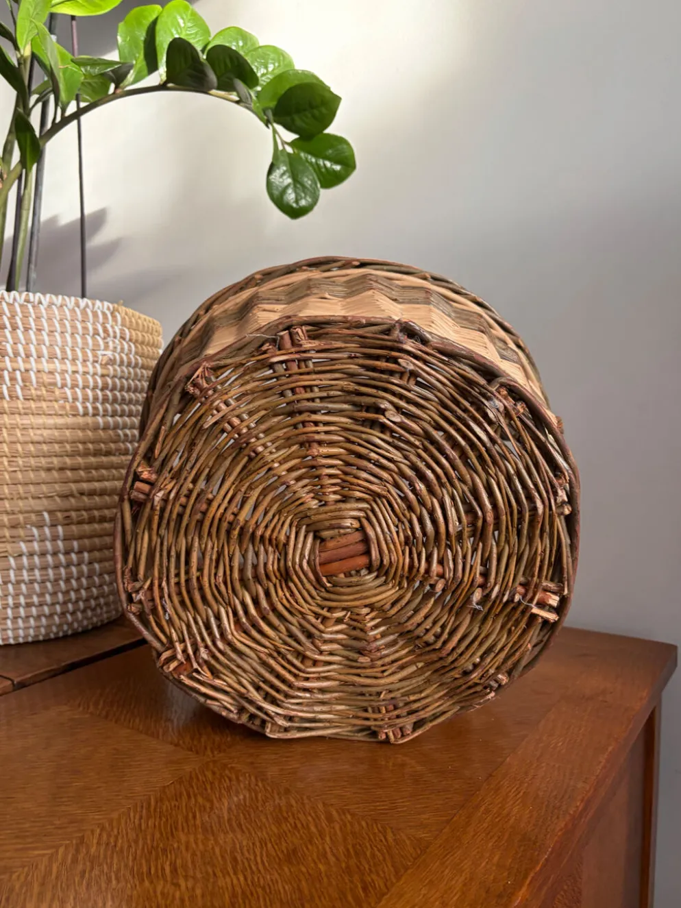 Panier osier tressé vintage , grande anse
