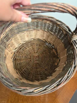 Panier osier tressé vintage , grande anse