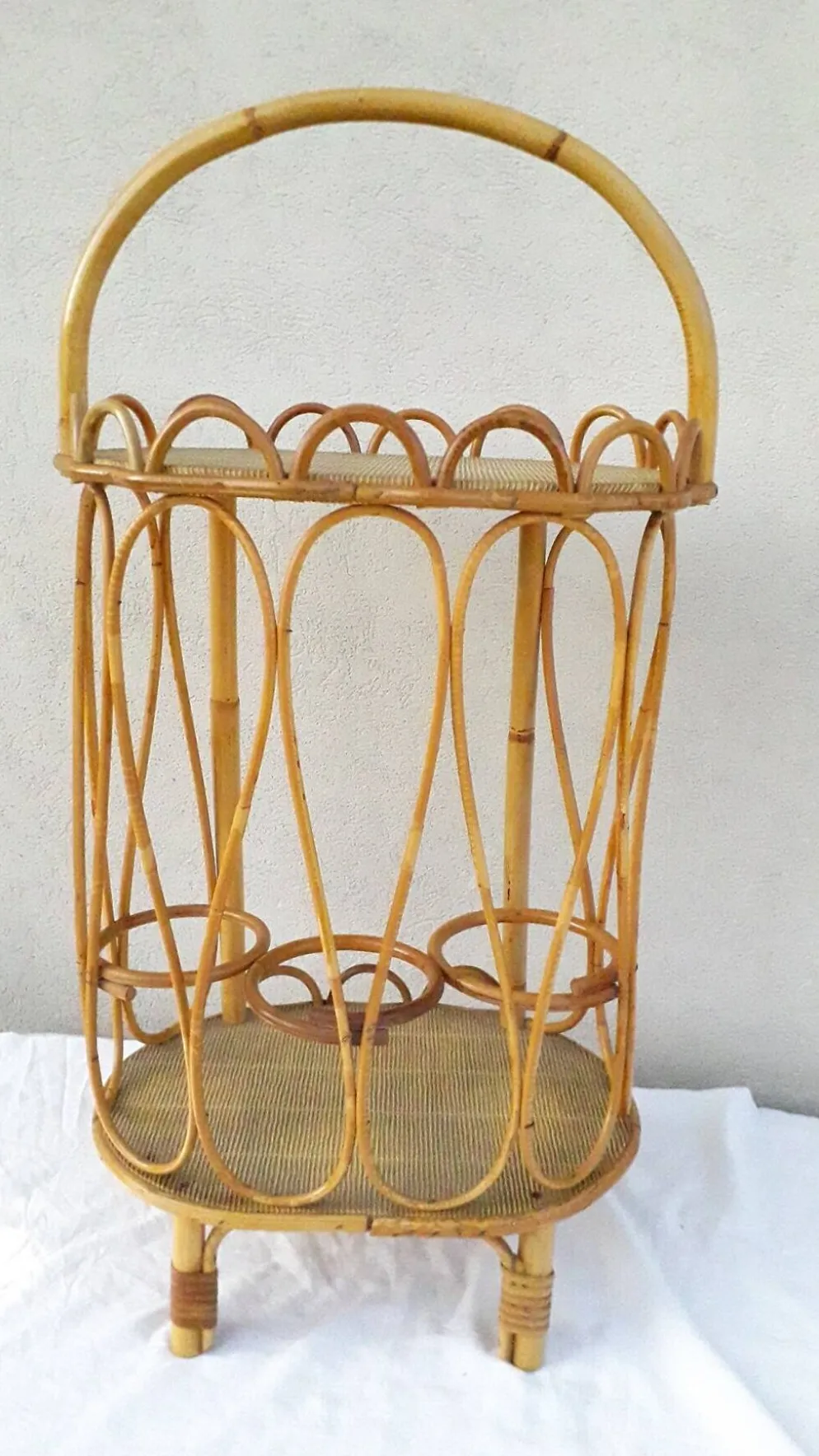 Panier porte-bouteille bar en rotin