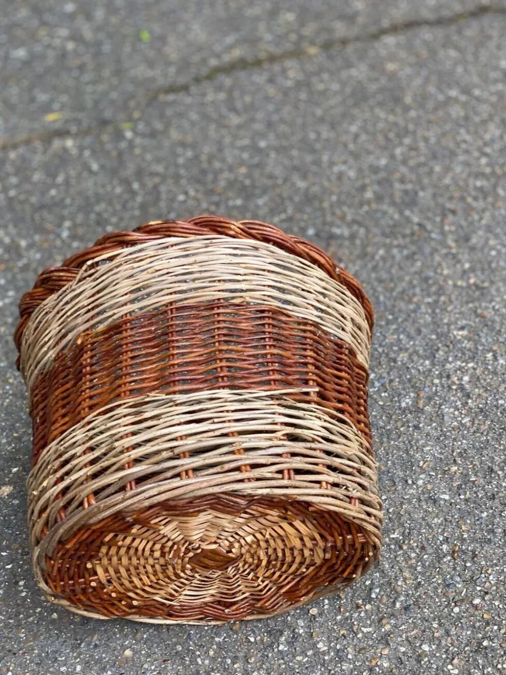 Panier rond en osier tressé bicolore